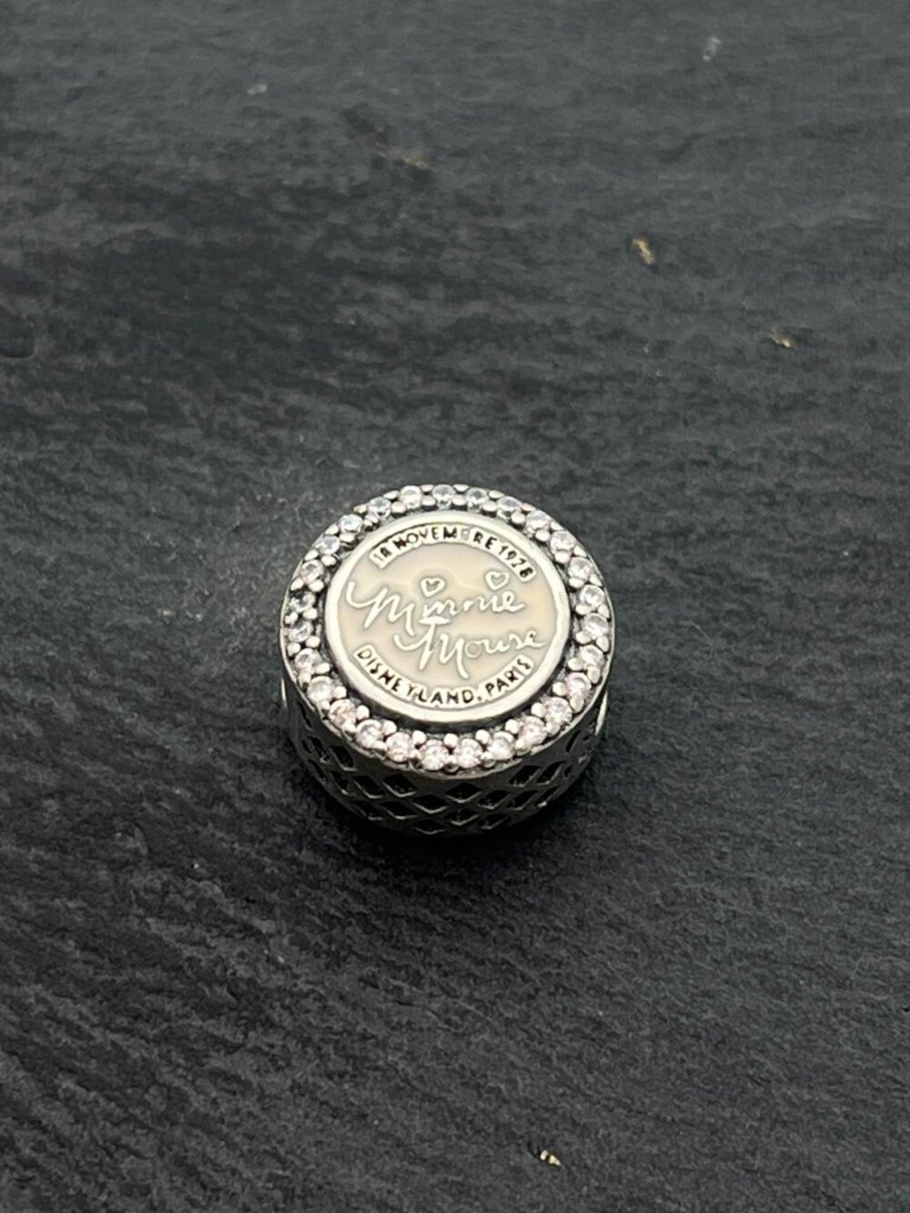 Pandora Disneyland Paris Exclusive Minnie Mouse Travel Charm Disney Parks Charm - Picture 2 of 3